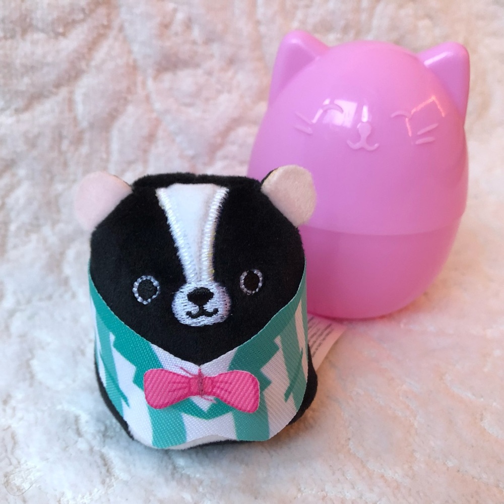 Squishville Skyler the Skunk 2” Squishmallows Squishville Minis with Fashion